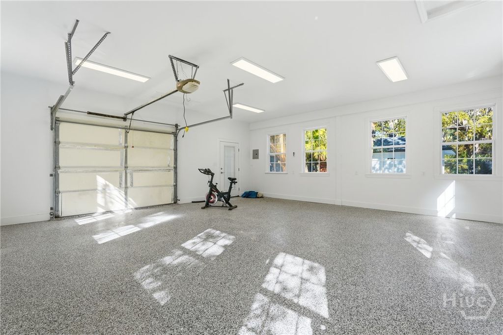 Image 23 of property listing at 9 Brewster Street, Savannah, GA 31419