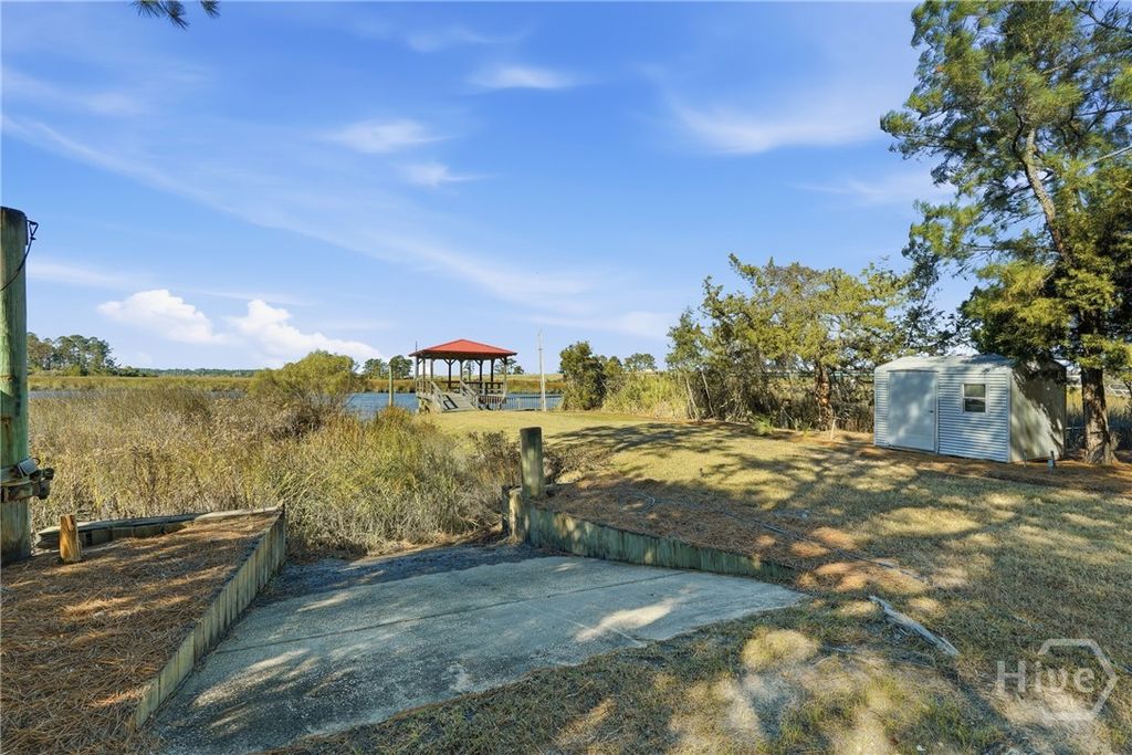 Image 34 of property listing at 9 Brewster Street, Savannah, GA 31419