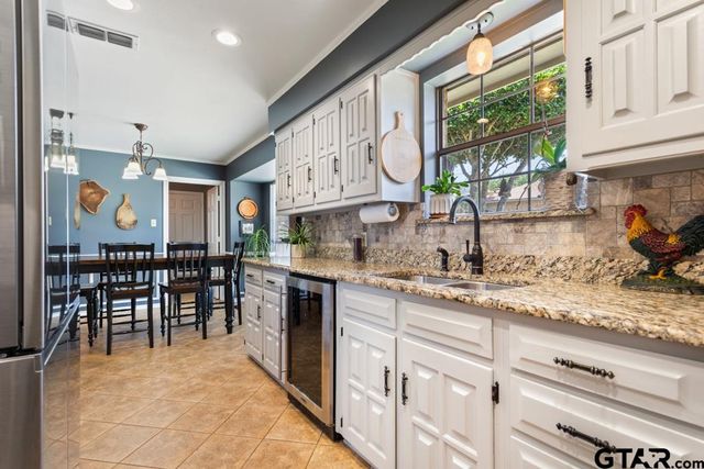10768 Harvestwood Dr, Tyler, TX 75703