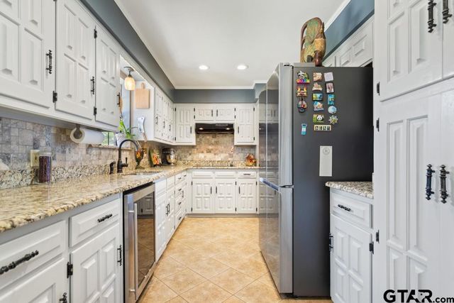 10768 Harvestwood Dr, Tyler, TX 75703