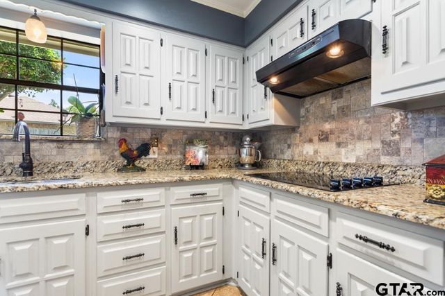 10768 Harvestwood Dr, Tyler, TX 75703