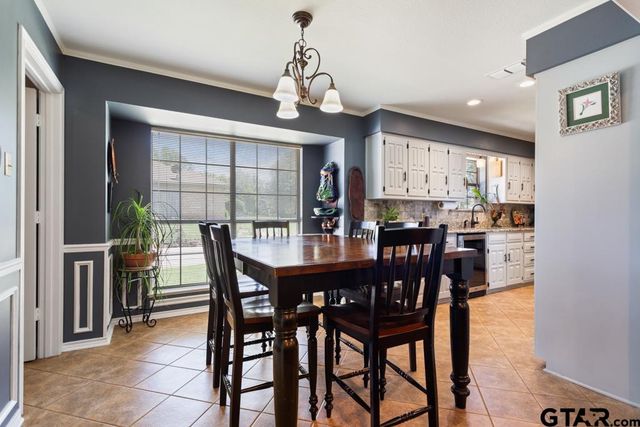 10768 Harvestwood Dr, Tyler, TX 75703