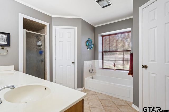 10768 Harvestwood Dr, Tyler, TX 75703