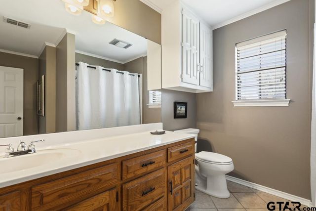 10768 Harvestwood Dr, Tyler, TX 75703