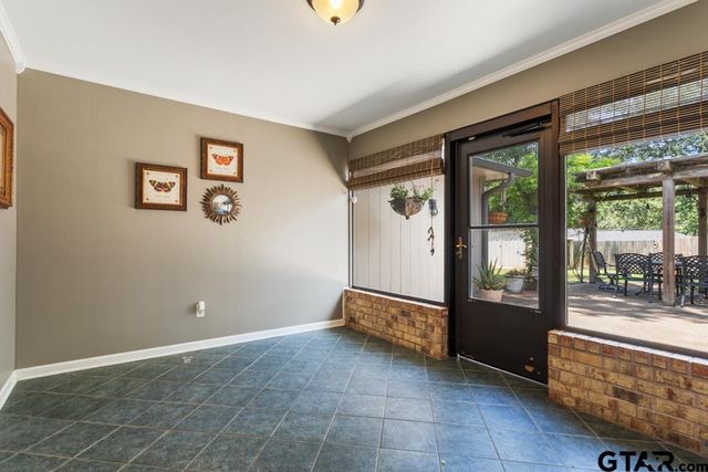 10768 Harvestwood Dr, Tyler, TX 75703