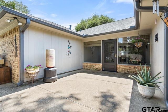 10768 Harvestwood Dr, Tyler, TX 75703