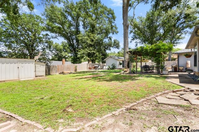 10768 Harvestwood Dr, Tyler, TX 75703