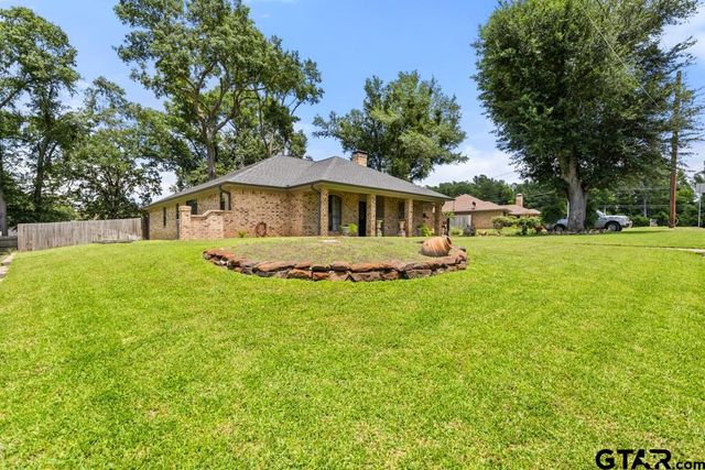 10768 Harvestwood Dr, Tyler, TX 75703