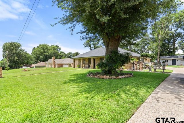 10768 Harvestwood Dr, Tyler, TX 75703