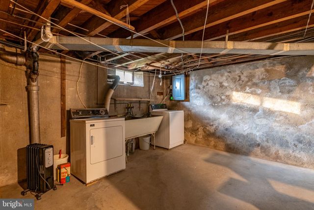 1435 FAYETTE AVE, Reading, PA 19607