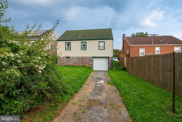 1435 FAYETTE AVE, Reading, PA 19607