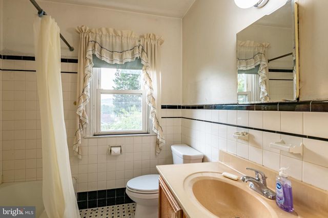 1435 FAYETTE AVE, Reading, PA 19607