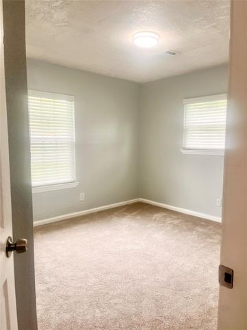 7702 Claiborne Street, Houston, TX 77016