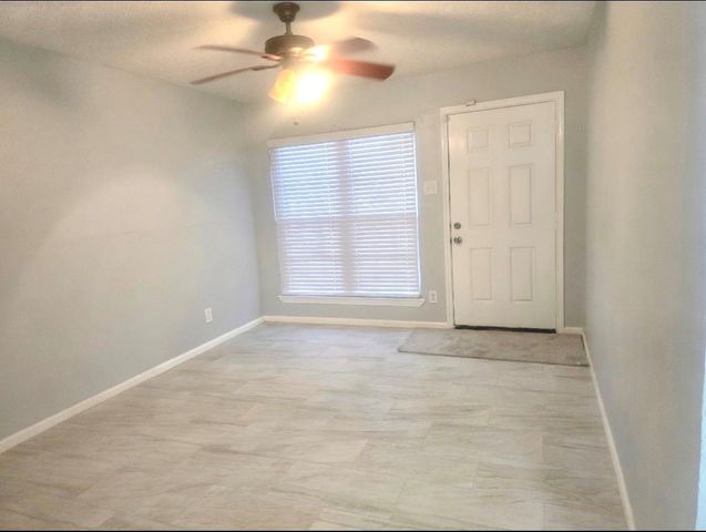 7702 Claiborne Street, Houston, TX 77016