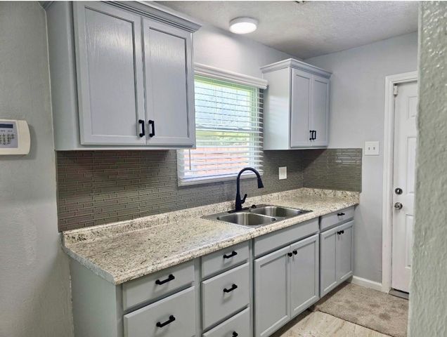 7702 Claiborne Street, Houston, TX 77016