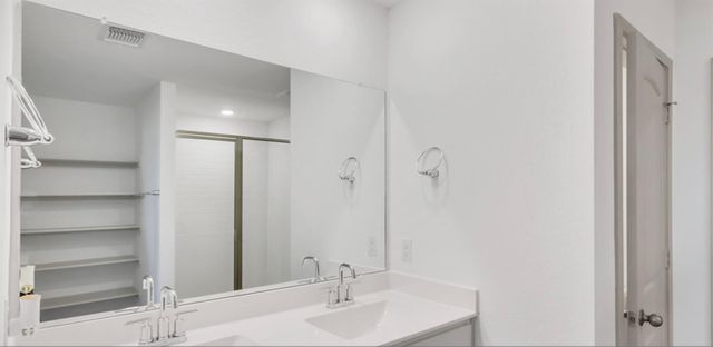 207 Sweetwater Creek LN, Hutto, TX 78634