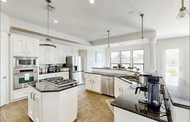 1834 Lakeside Drive, Seabrook, TX 77586