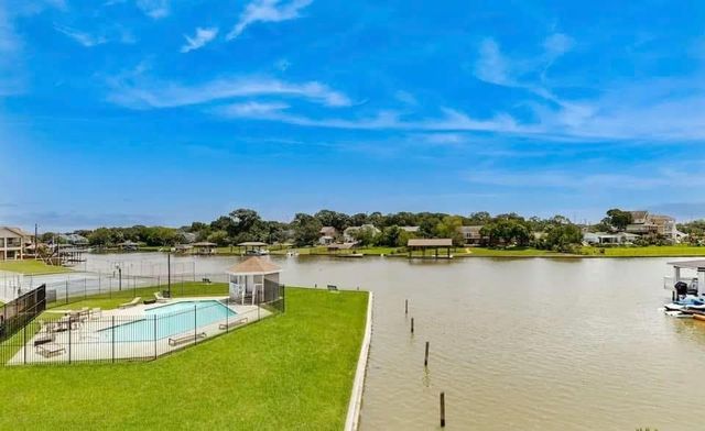 1834 Lakeside Drive, Seabrook, TX 77586