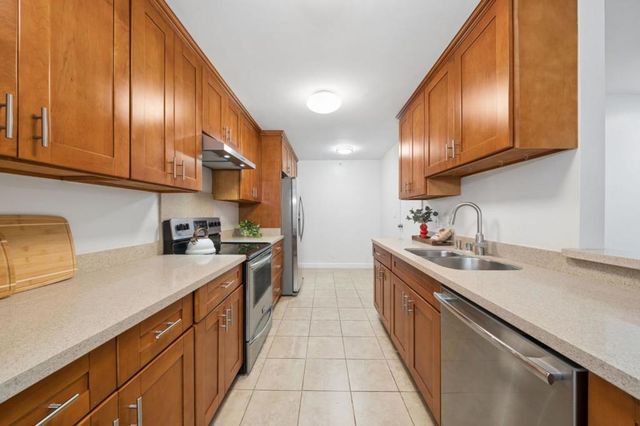 349 Philip Drive 106, Daly City, CA 94015