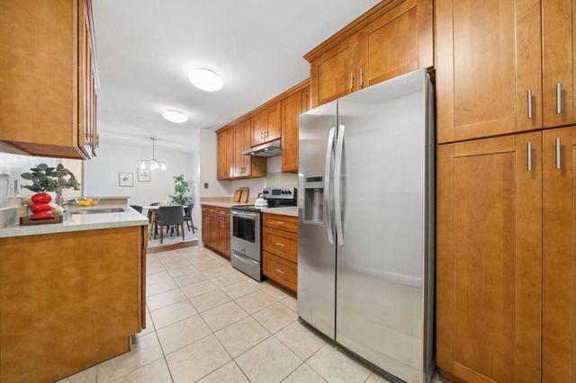 349 Philip Drive 106, Daly City, CA 94015