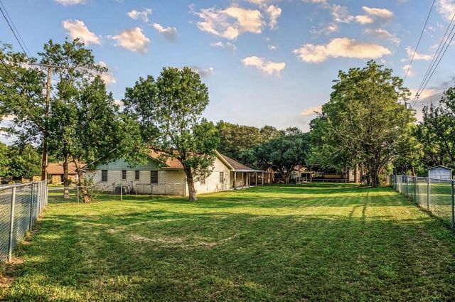 605 Clearspring Drive, Brenham, TX 77833