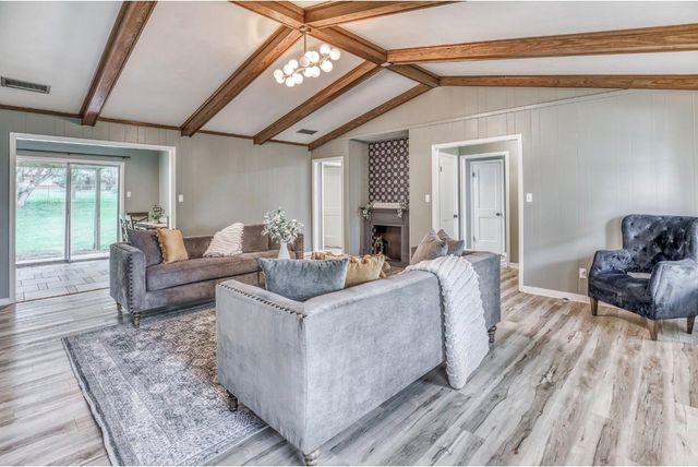 605 Clearspring Drive, Brenham, TX 77833