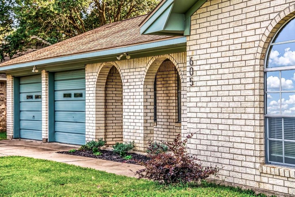 605 Clearspring Drive, Brenham, TX 77833