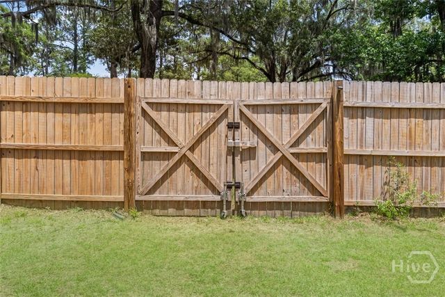 610 Beauregard Street, Savannah, GA 31405