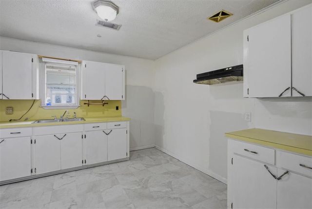 1734 Myrtle Street, Westlake, LA 70669
