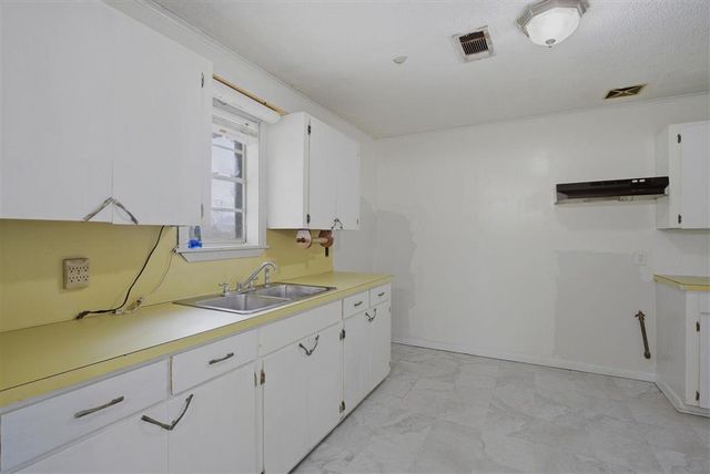 1734 Myrtle Street, Westlake, LA 70669
