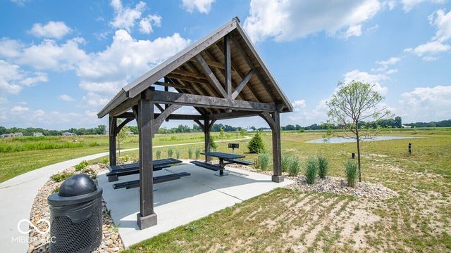 9220 Hemingway Drive, Indianapolis, IN 46239