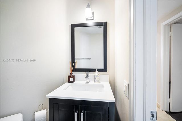 701 Brickell Key Blvd 710, Miami, FL 33131