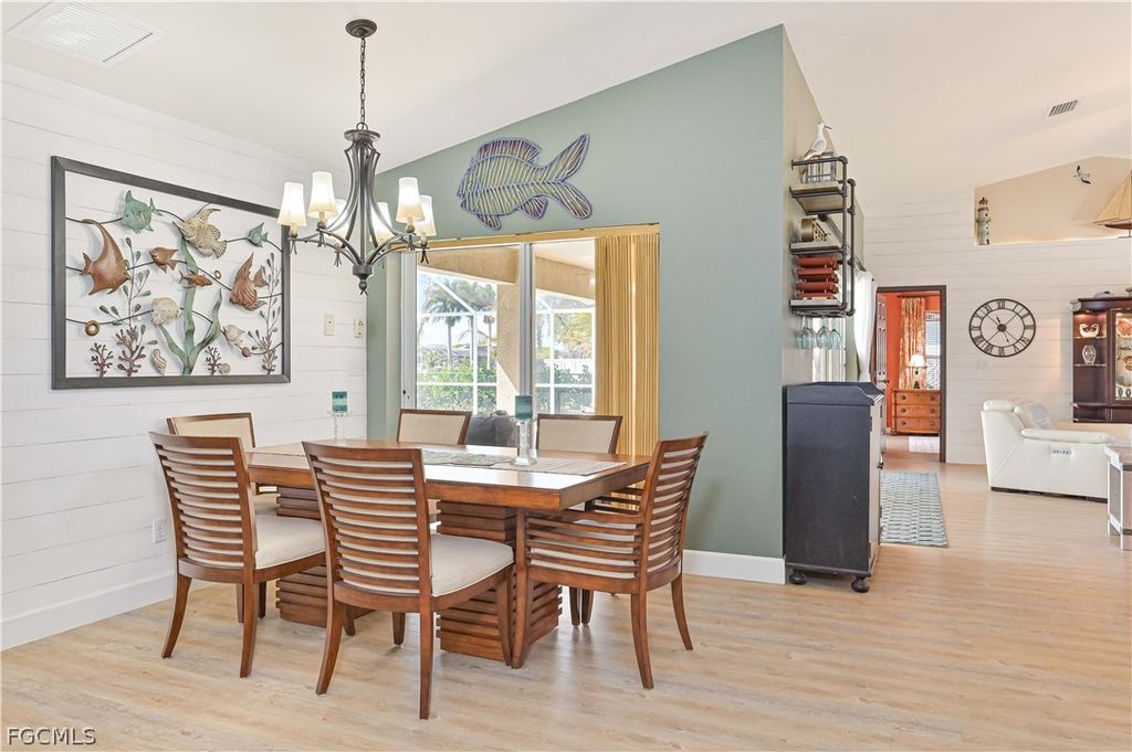 Image 24 of property listing at 1422 SE 20th ST, Cape Coral, FL 33990