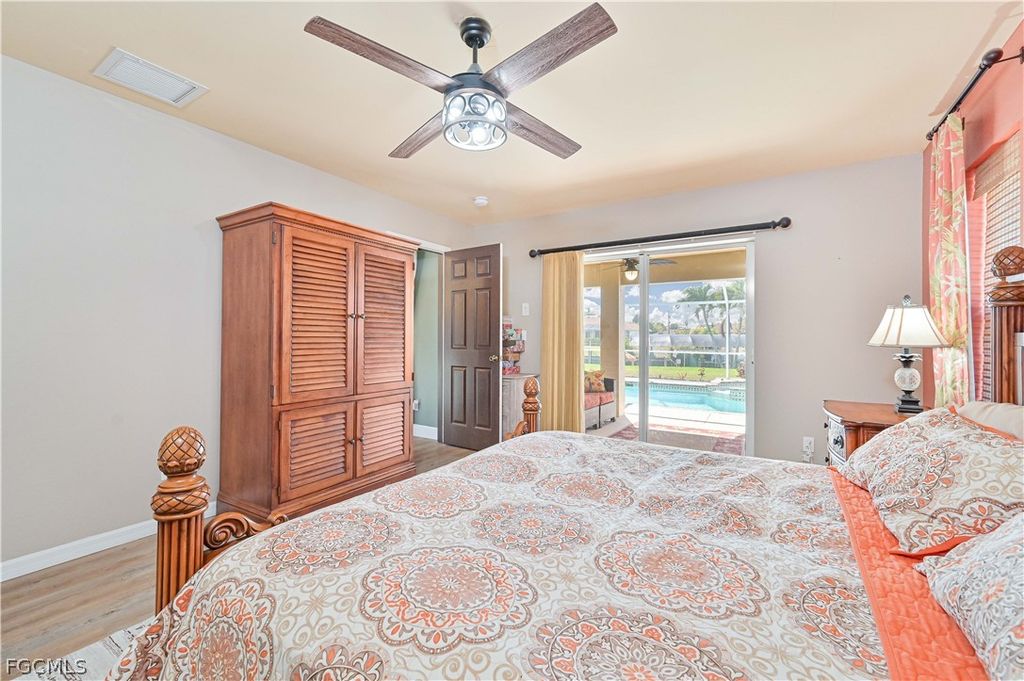 Image 26 of property listing at 1422 SE 20th ST, Cape Coral, FL 33990