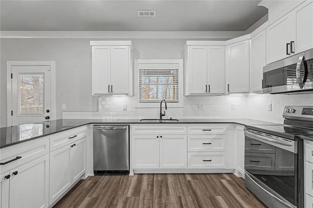 2 Creetown Lane, Bella Vista, AR 72715