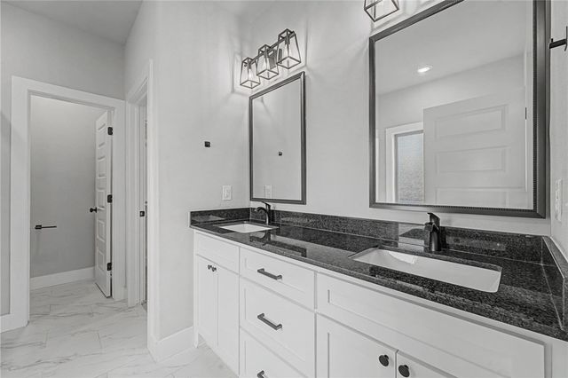 2 Creetown Lane, Bella Vista, AR 72715