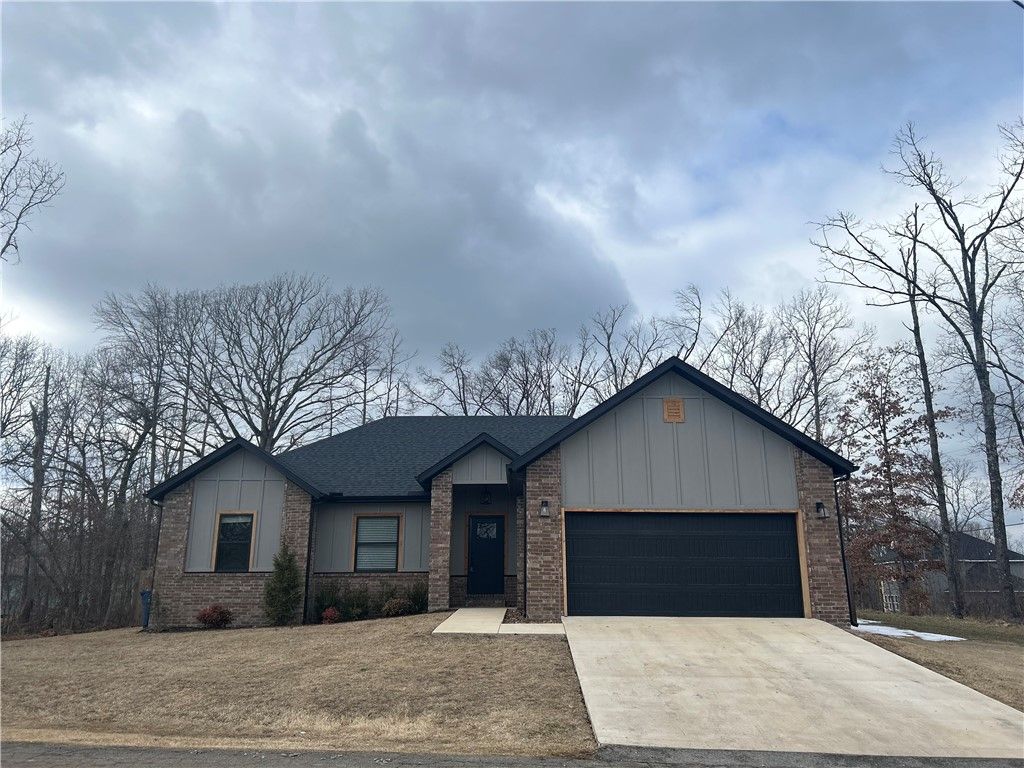 2 Creetown Lane, Bella Vista, AR 72715