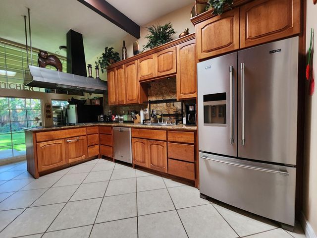 6672 N Woodson Avenue, Fresno, CA 93711