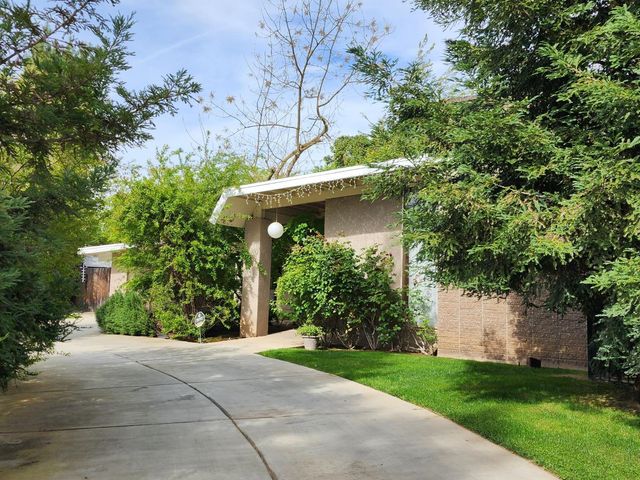 6672 N Woodson Avenue, Fresno, CA 93711