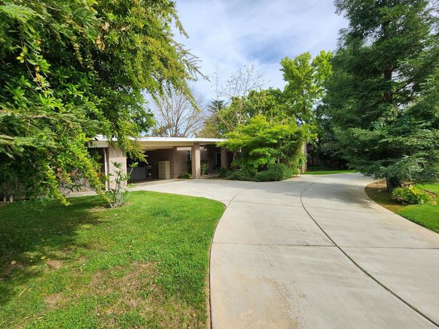 6672 N Woodson Avenue, Fresno, CA 93711