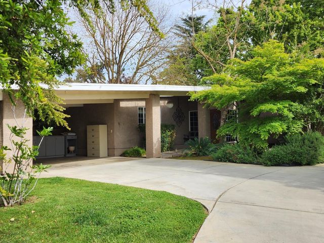 6672 N Woodson Avenue, Fresno, CA 93711