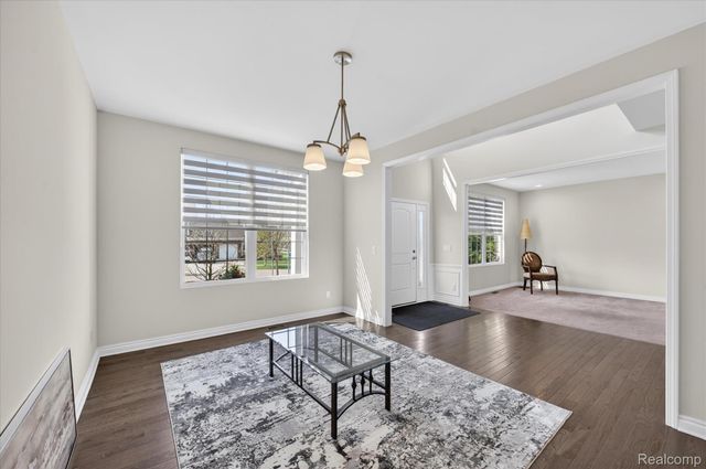 2942 Montgomery Circle, Commerce Charter Township, MI 48390
