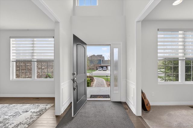 2942 Montgomery Circle, Commerce Charter Township, MI 48390