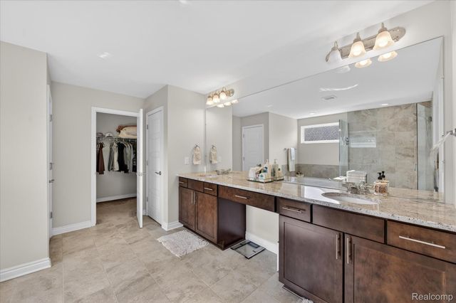 2942 Montgomery Circle, Commerce Charter Township, MI 48390