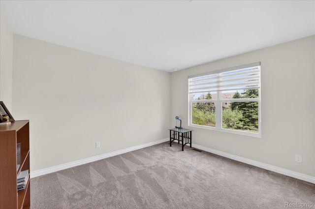 2942 Montgomery Circle, Commerce Charter Township, MI 48390