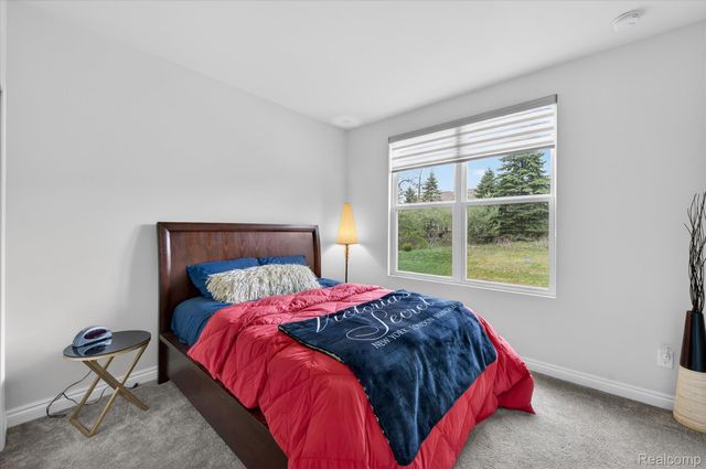 2942 Montgomery Circle, Commerce Charter Township, MI 48390