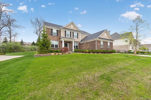 2942 Montgomery Circle, Commerce Charter Township, MI 48390