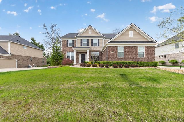 2942 Montgomery Circle, Commerce Charter Township, MI 48390