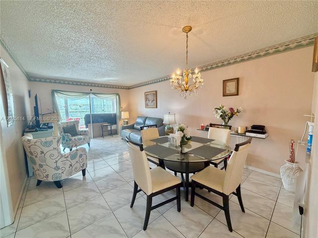 2901 NW 46th Ave 304, Lauderdale Lakes, FL 33313