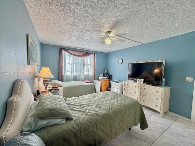 2901 NW 46th Ave 304, Lauderdale Lakes, FL 33313